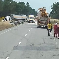 Un herido tras volcar un camión en Nava de la Asunción