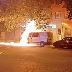 Incendio de una furgoneta en Obispo Quesada